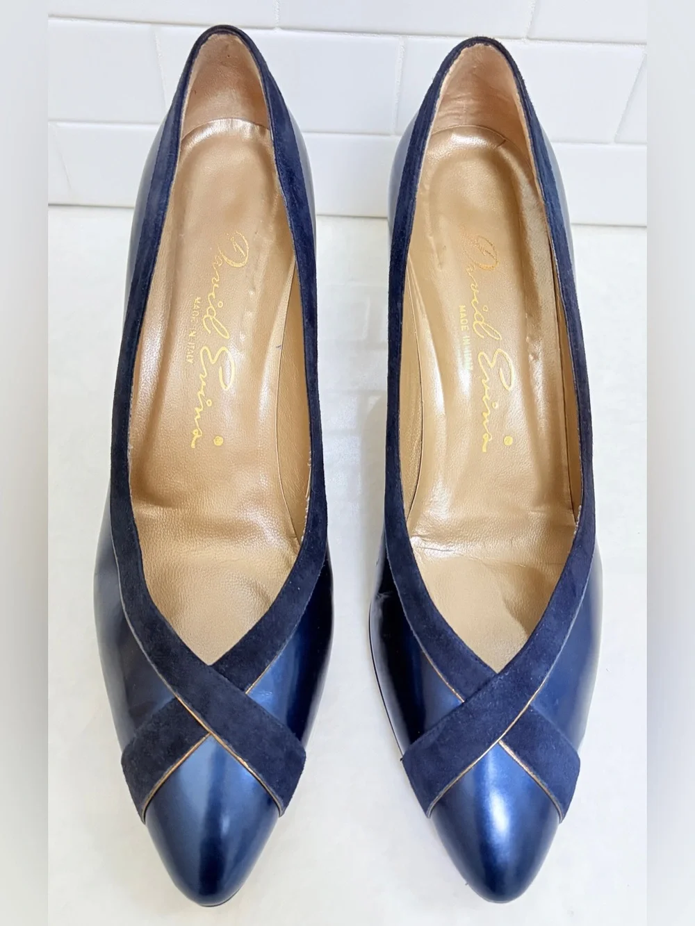 Vintage David Evins Italian Navy Leather & Suede 3” Mid Heel Pump EUC Size 10